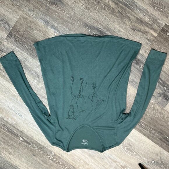 Chestnut Bay Dream On Night Long Sleeve Top Size Small - Picture 4 of 16